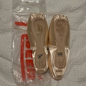 5XXX freed of london pointe shoes- Y MAKER